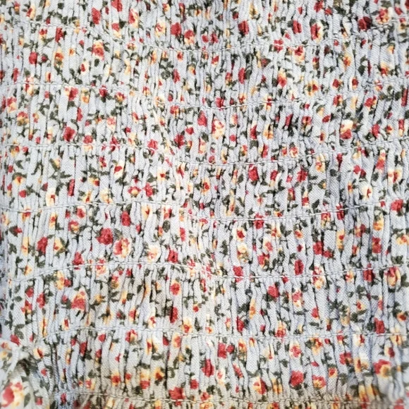 American Eagle Floral Blue Crop Top - Picture 3 of 8